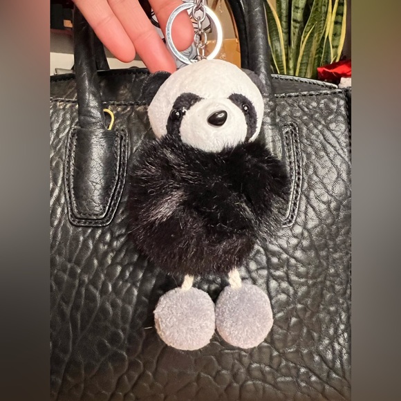 BEAUTIFUL BAG CHARM/ KEYCHAIN - Picture 2 of 3